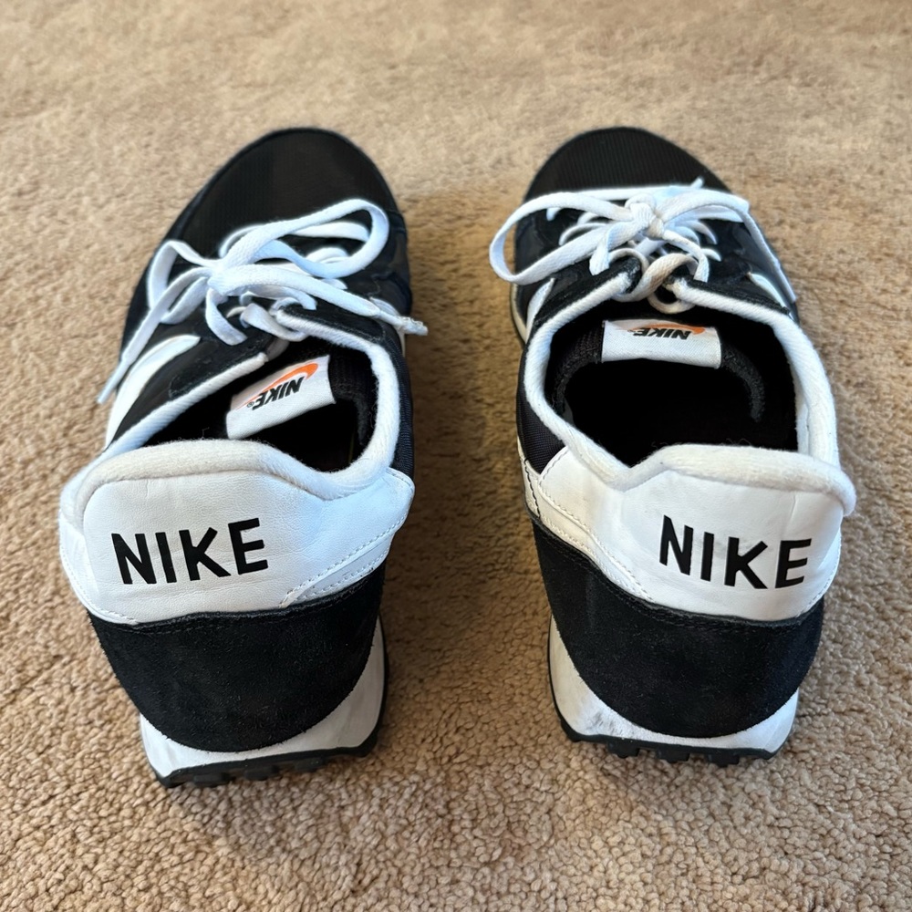 Nike Black and White Sneakers - Picture 6 of 8